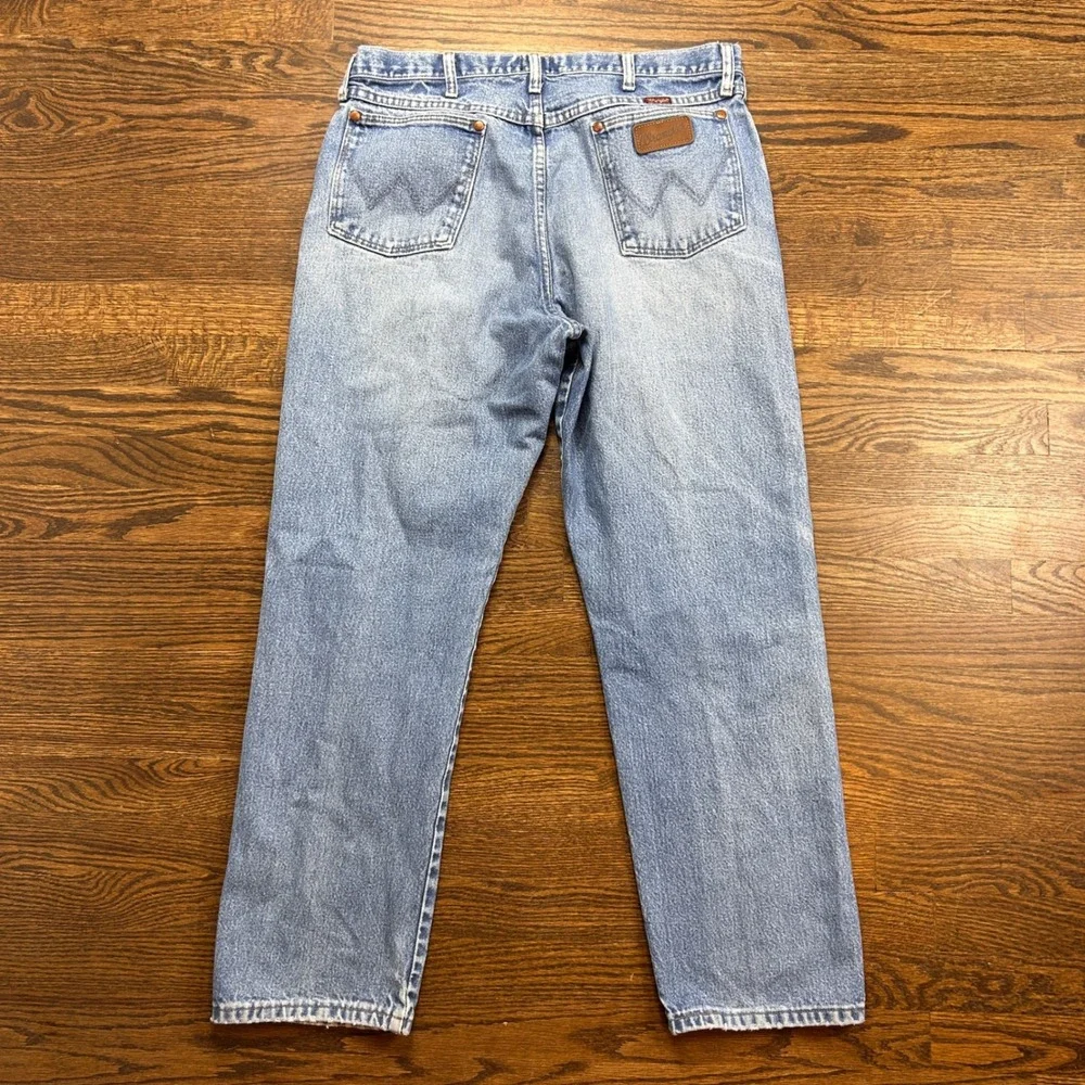 Wrangler 31MWZPW Relaxed Fit Jeans Mens 36x32 Light Wash Blue Denim Cotton